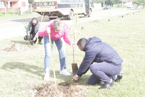 PLANTACAO-MUDAS-CAMARA-DE-VEREADORES-Thayson-Machado-10