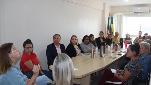 Reuniao-conselho-do-idoso-e-promotora-1-10
