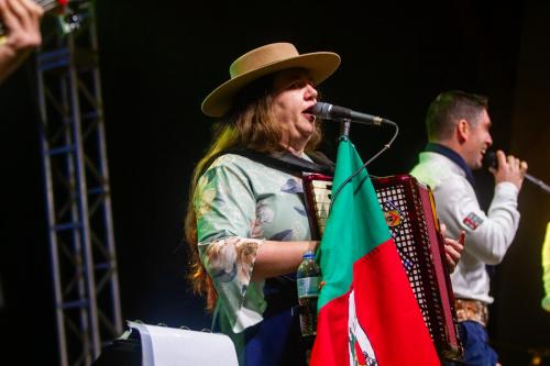 SHOWS-NOITE-40